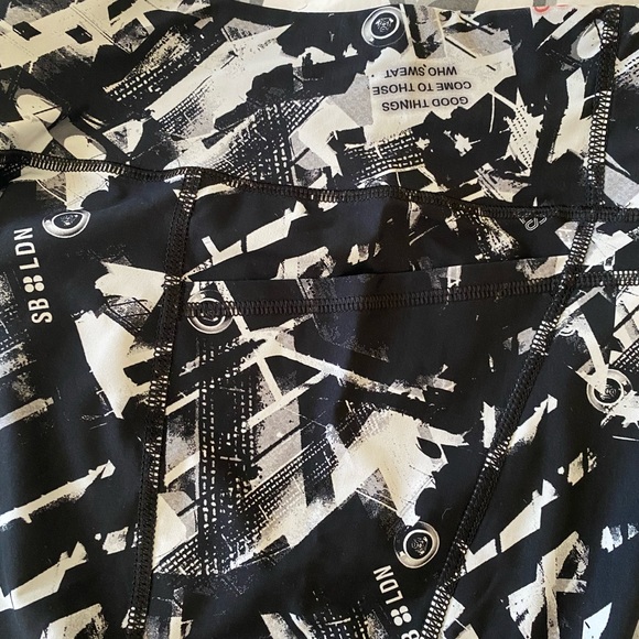 Zero Gravity Leggings - Picture 5 of 10